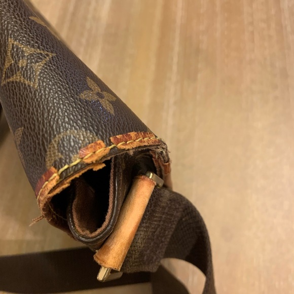 Authentic Louis Vuitton Brown Monogram Messenger Bag - Picture 13 of 16